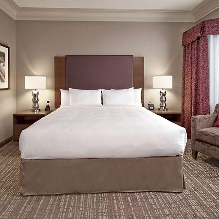 מלון Doubletree By Hilton West אדמונטון מראה חיצוני תמונה