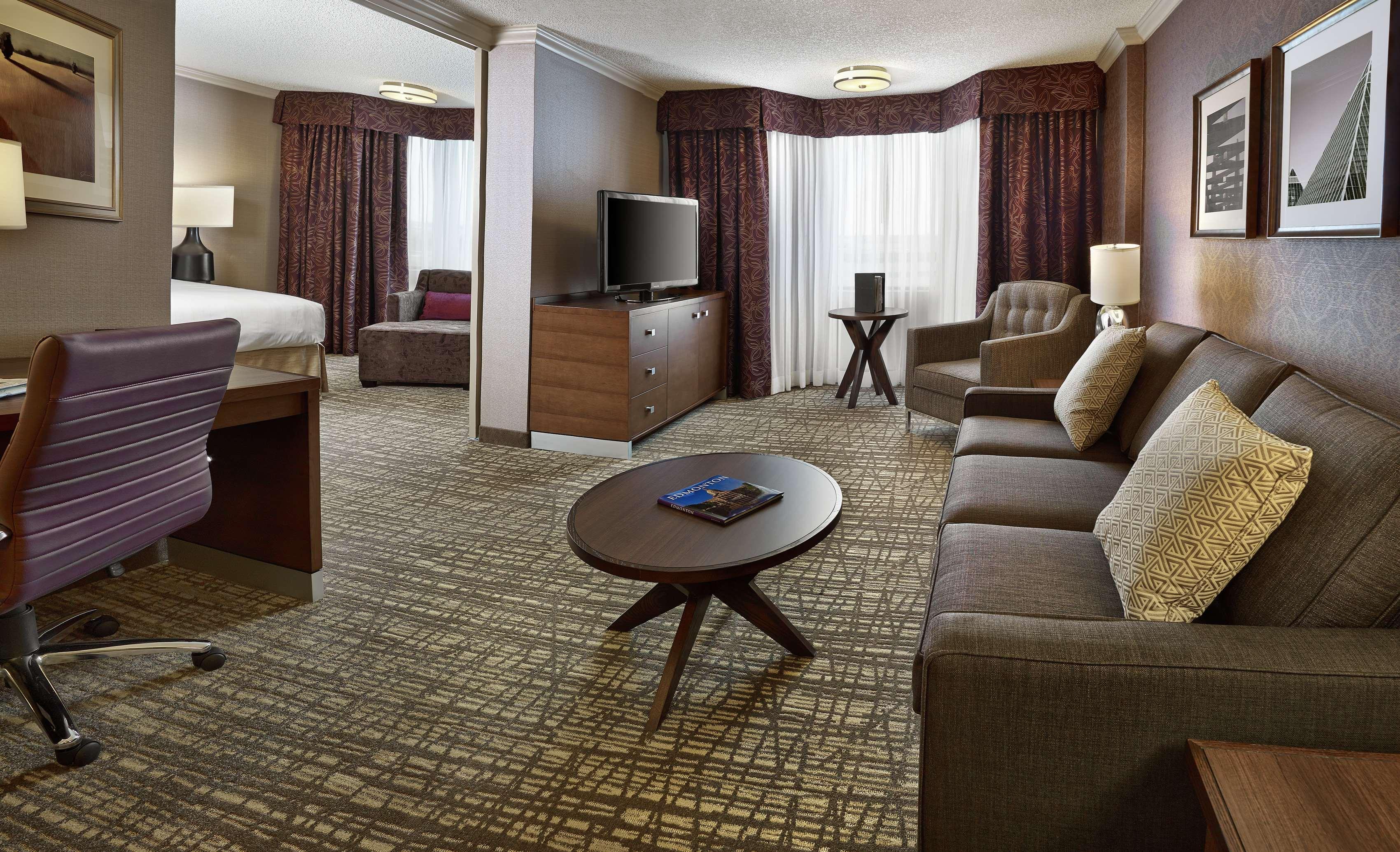 מלון Doubletree By Hilton West אדמונטון מראה חיצוני תמונה