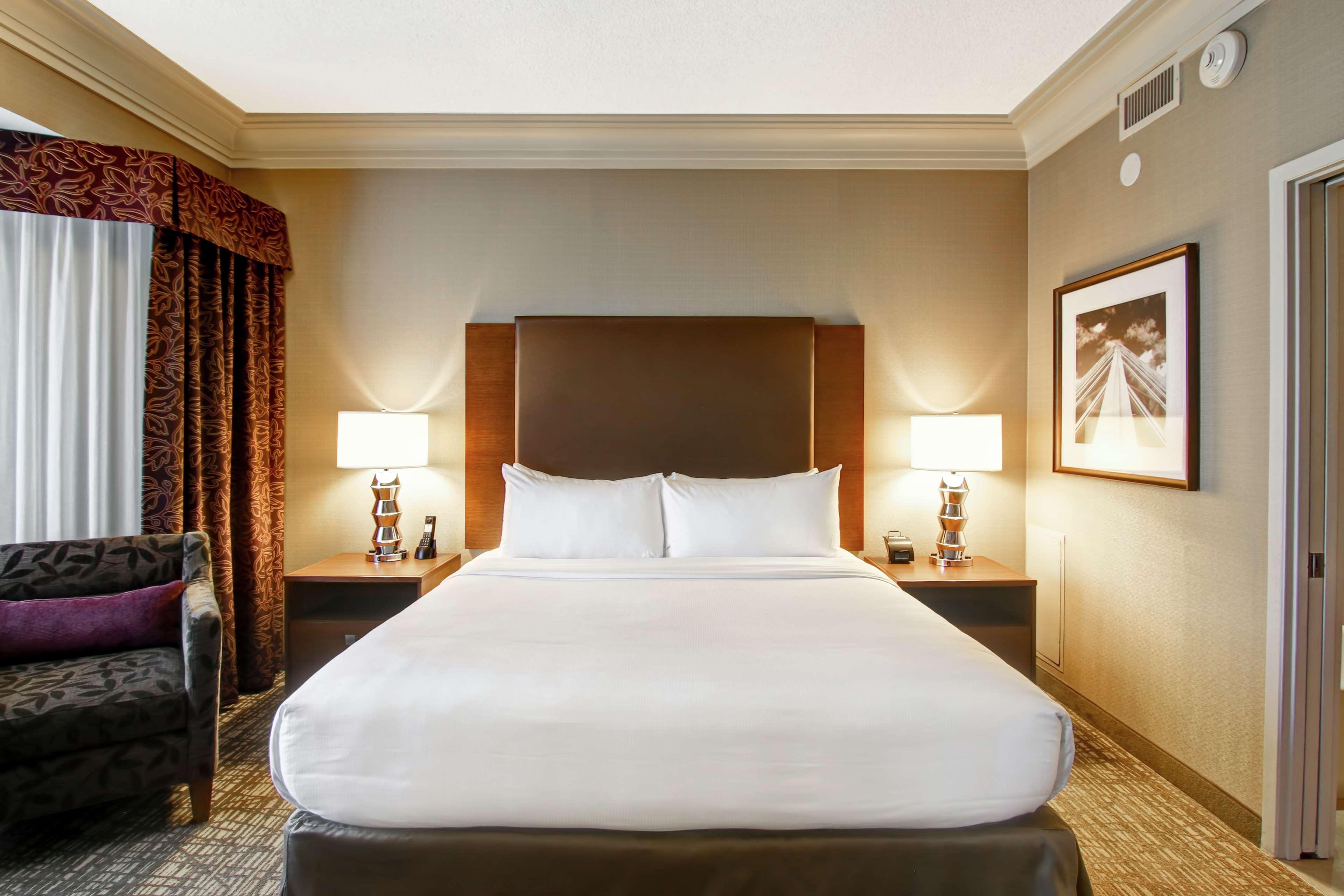 מלון Doubletree By Hilton West אדמונטון מראה חיצוני תמונה