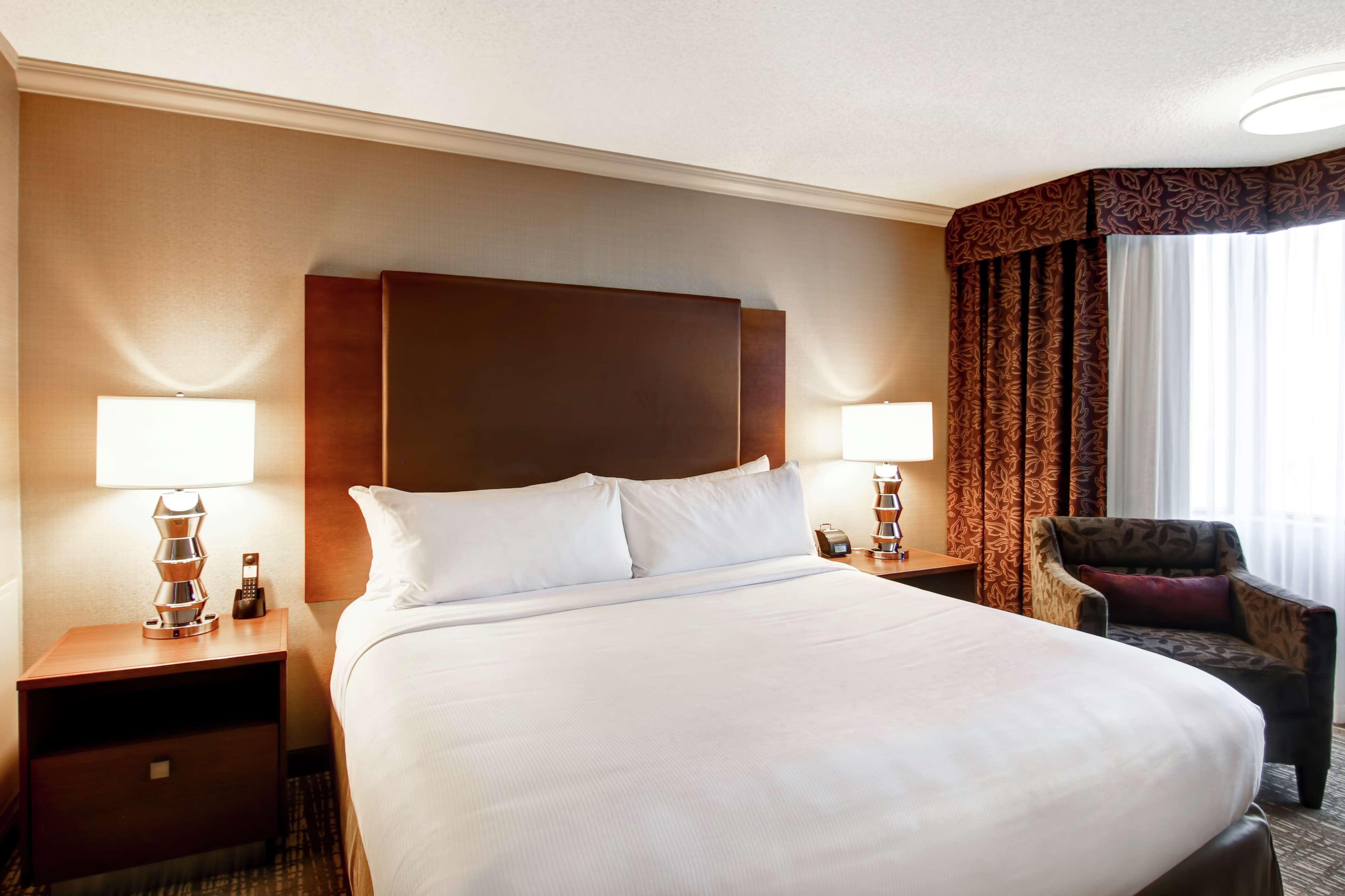 מלון Doubletree By Hilton West אדמונטון מראה חיצוני תמונה