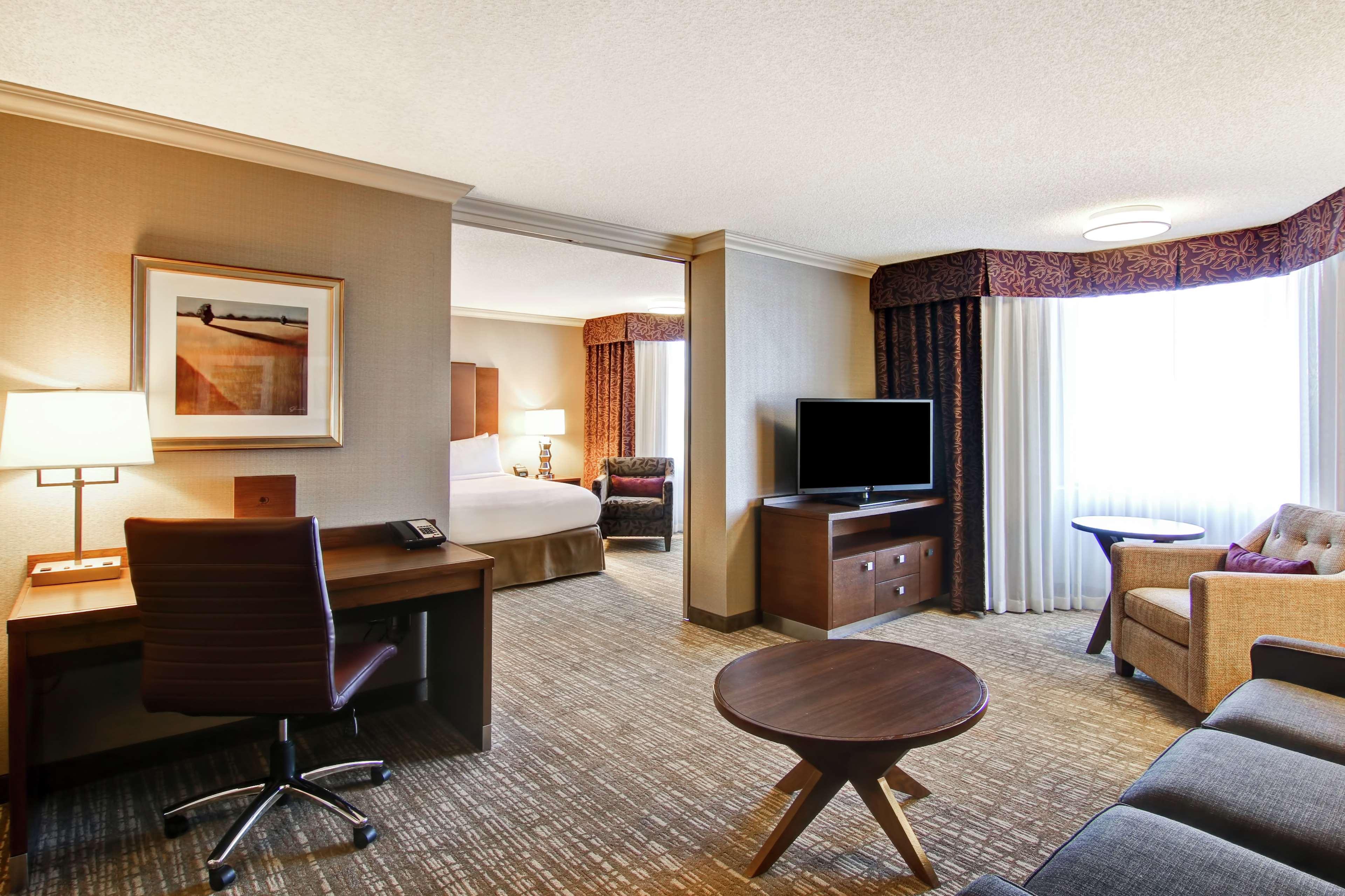 מלון Doubletree By Hilton West אדמונטון מראה חיצוני תמונה