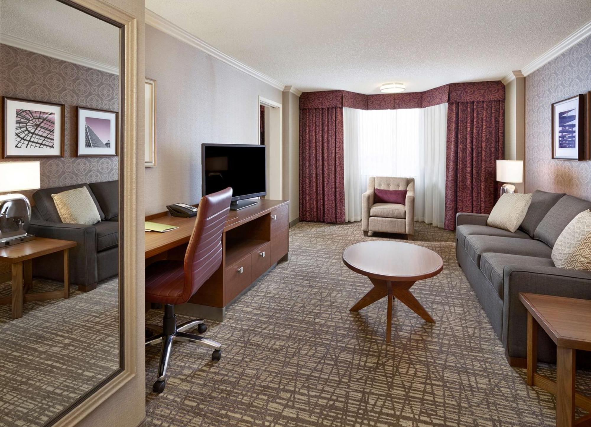 מלון Doubletree By Hilton West אדמונטון מראה חיצוני תמונה