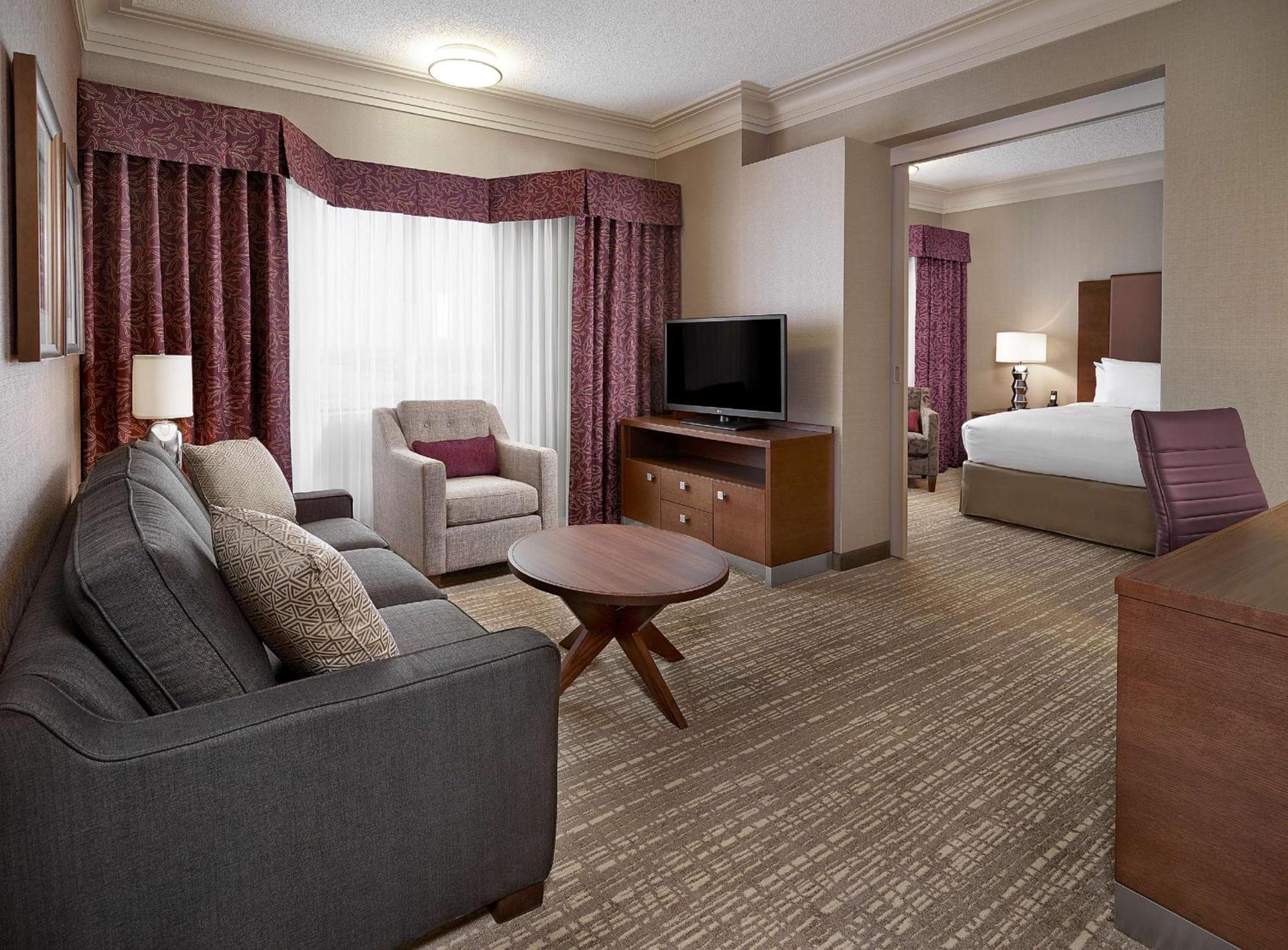 מלון Doubletree By Hilton West אדמונטון מראה חיצוני תמונה