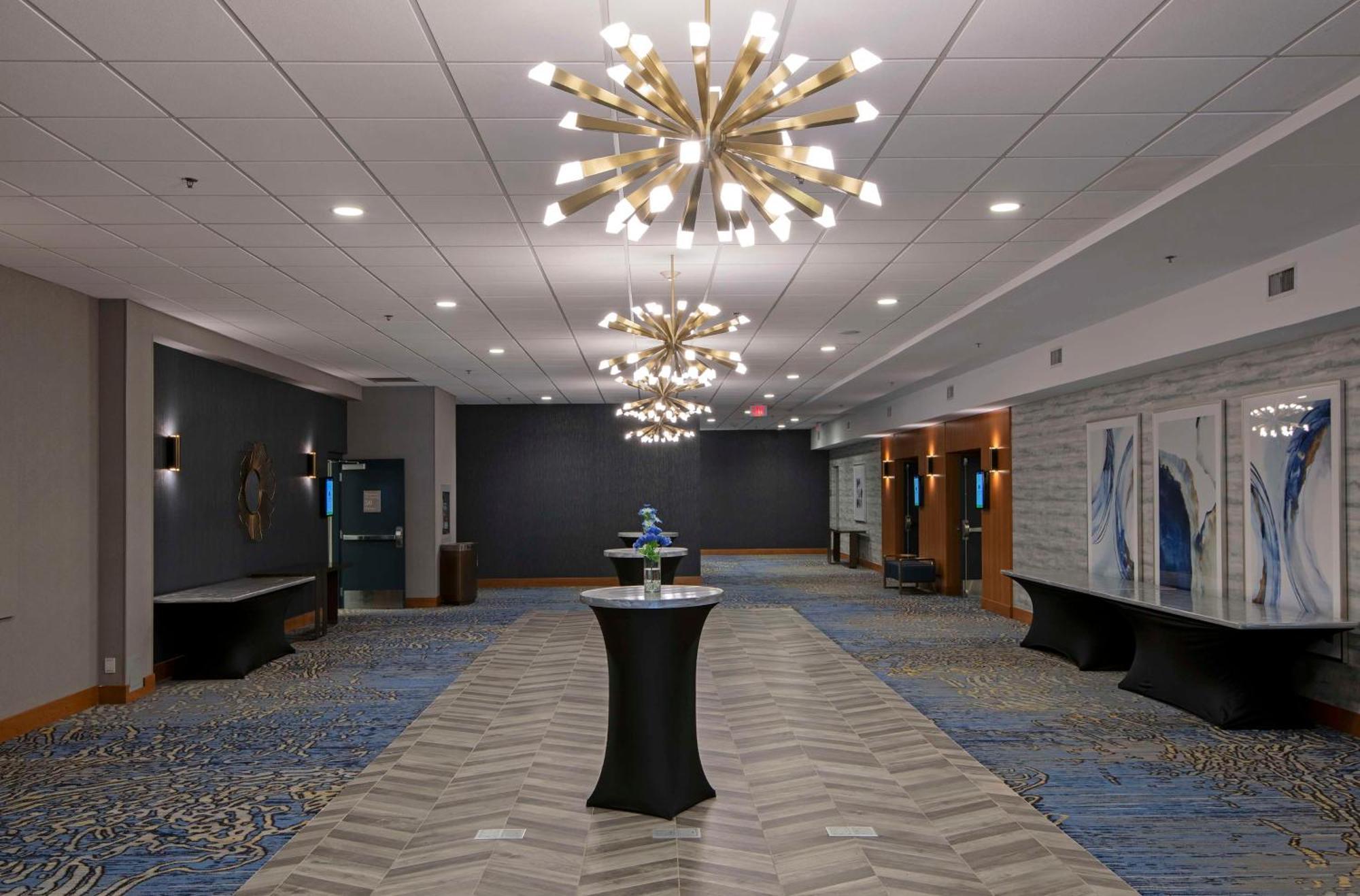 מלון Doubletree By Hilton West אדמונטון מראה חיצוני תמונה