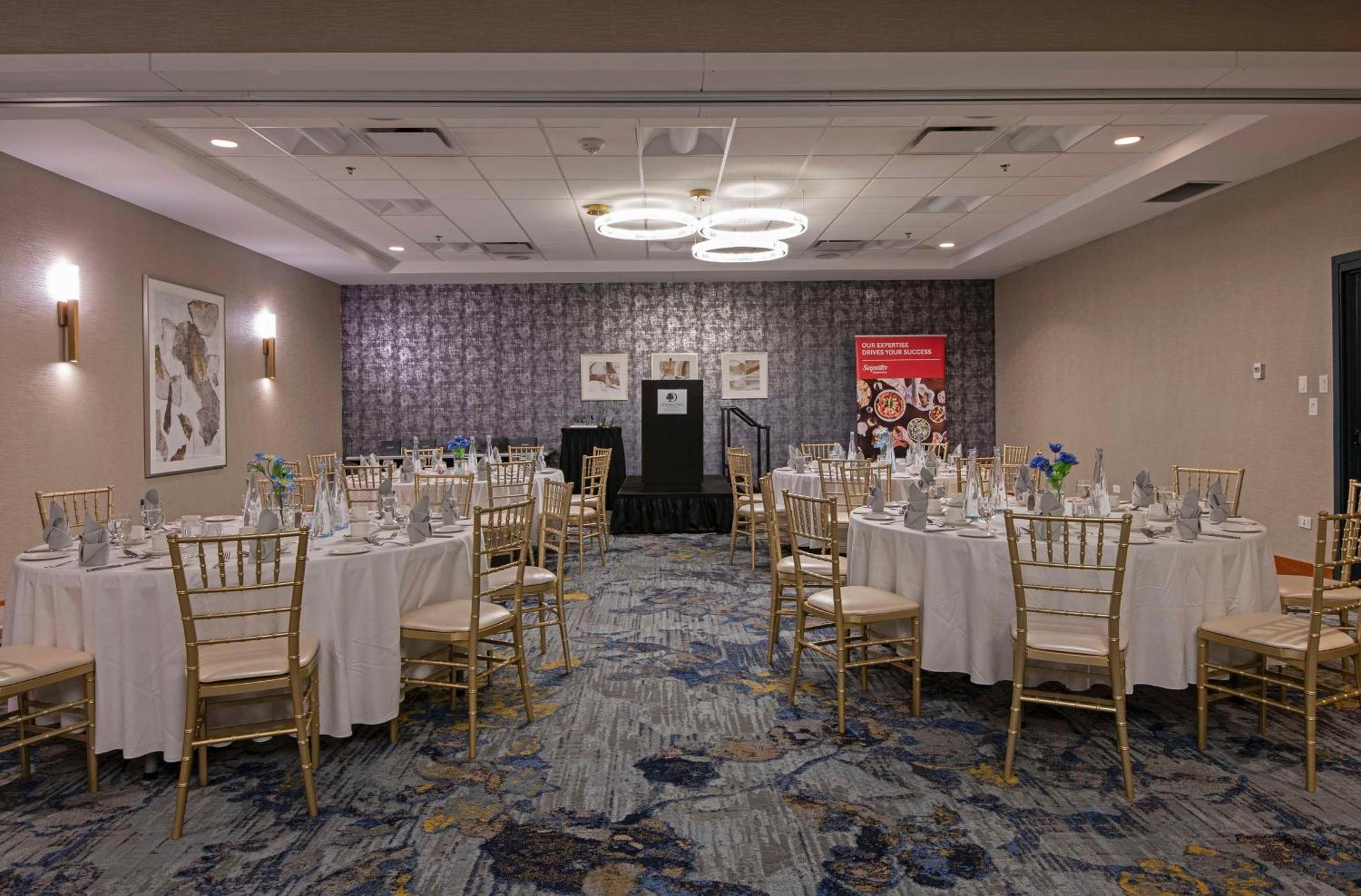 מלון Doubletree By Hilton West אדמונטון מראה חיצוני תמונה