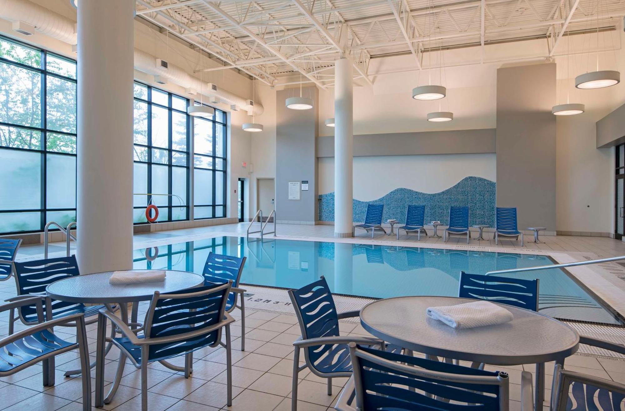 מלון Doubletree By Hilton West אדמונטון מראה חיצוני תמונה