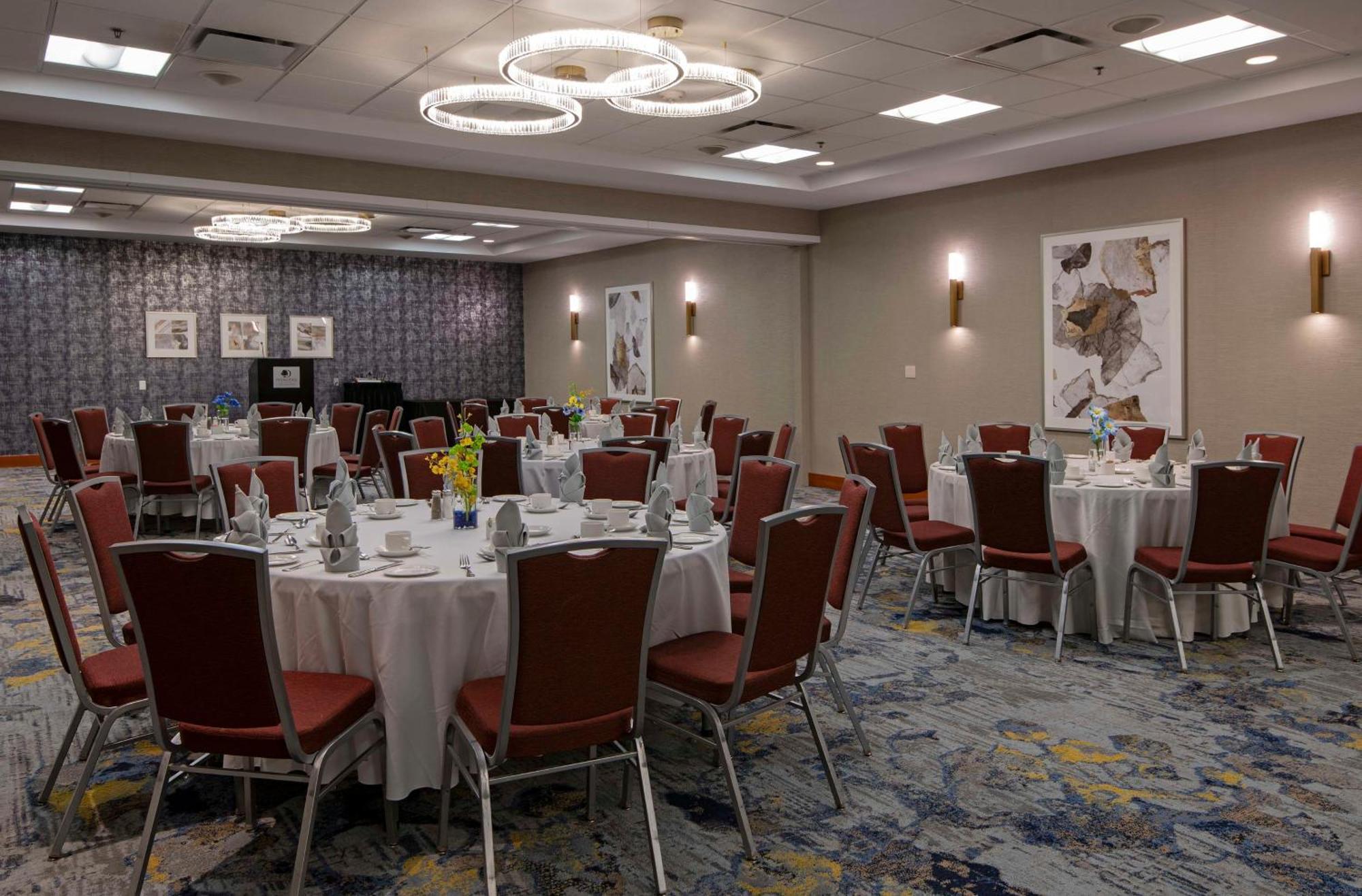 מלון Doubletree By Hilton West אדמונטון מראה חיצוני תמונה