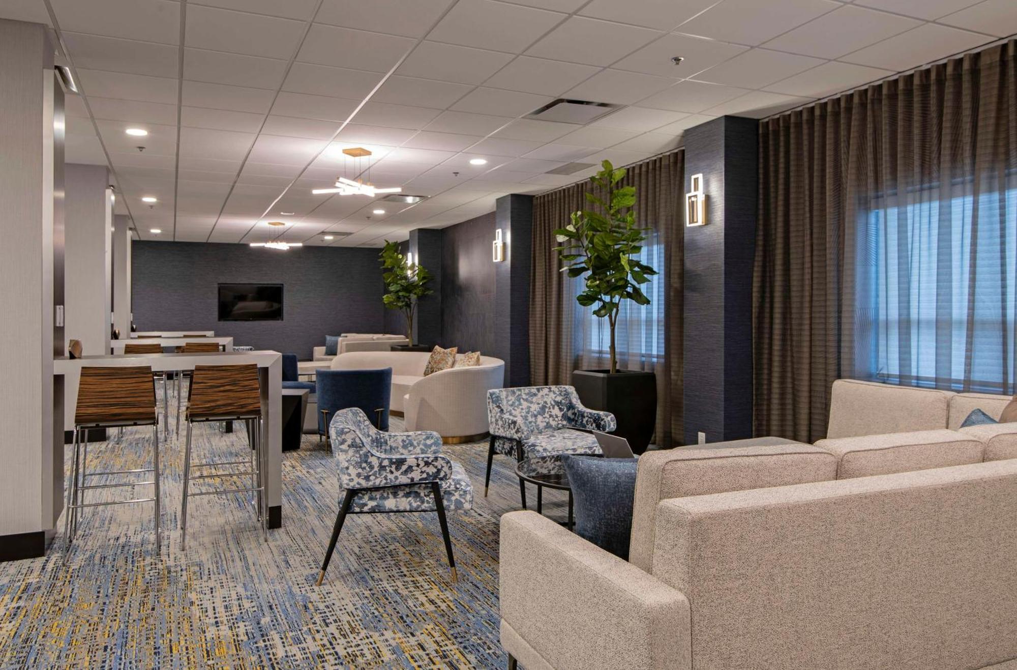 מלון Doubletree By Hilton West אדמונטון מראה חיצוני תמונה