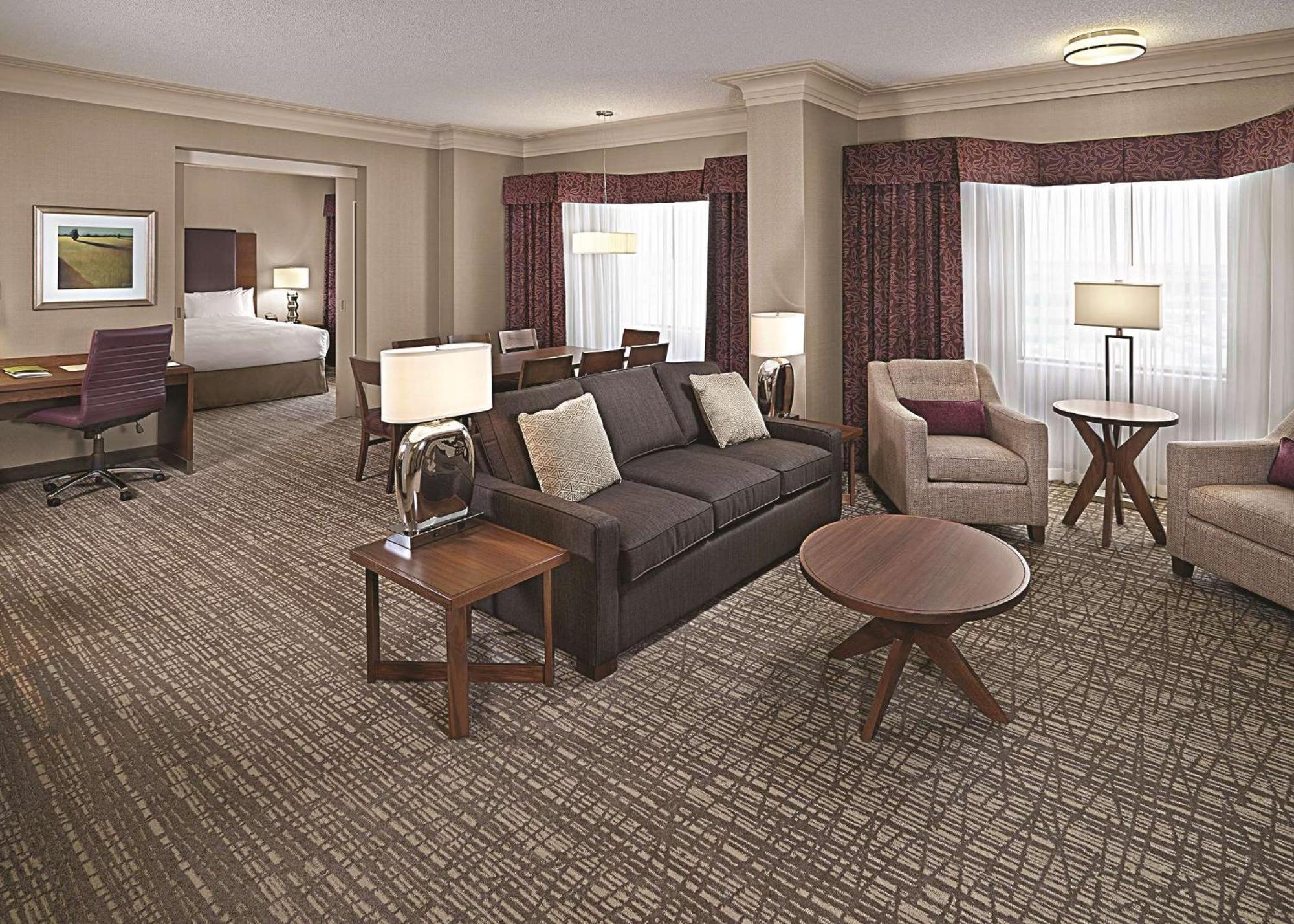 מלון Doubletree By Hilton West אדמונטון מראה חיצוני תמונה